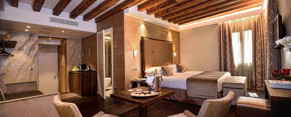 Rosa Salva Hotel 32/56