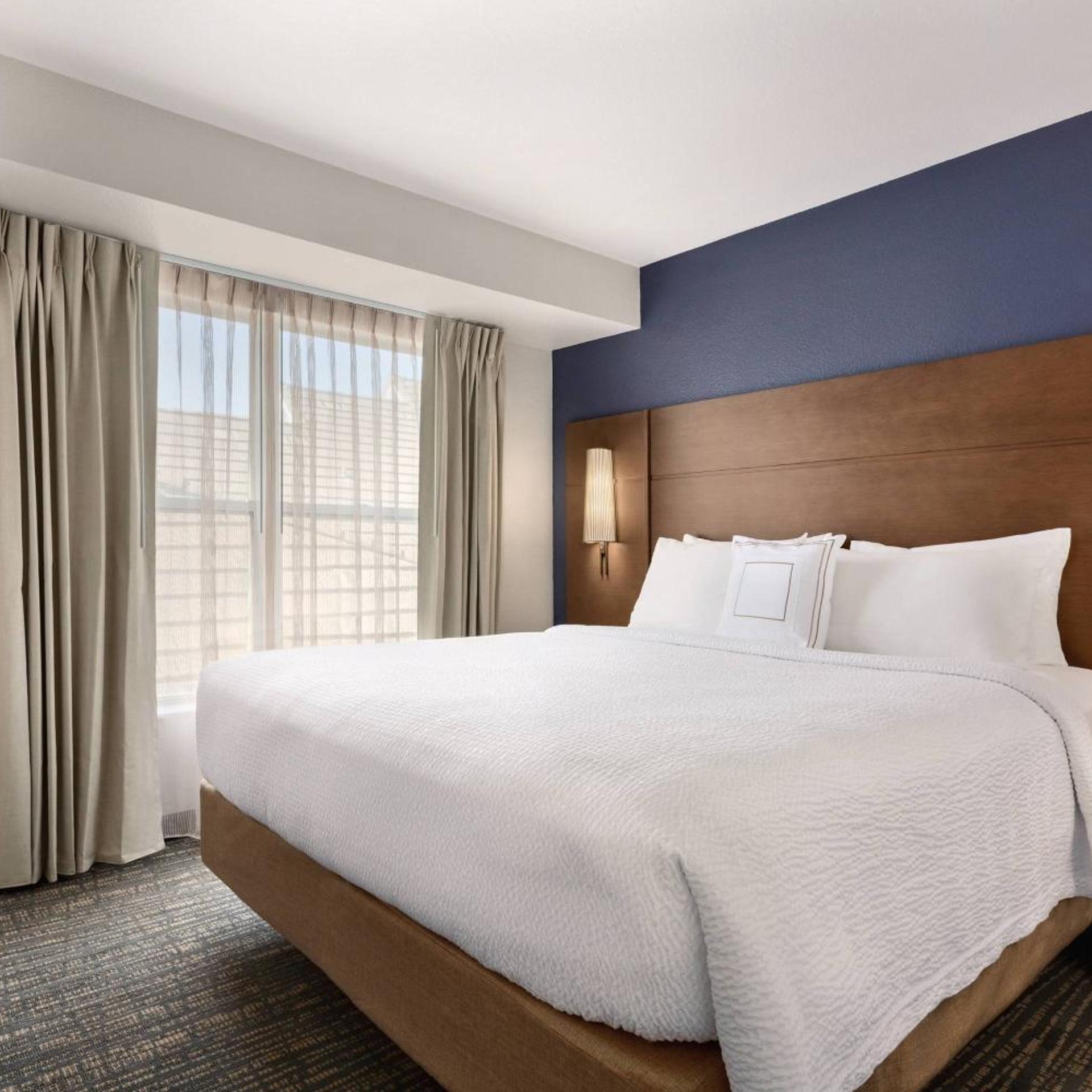 Studio, King Bed, High Floor