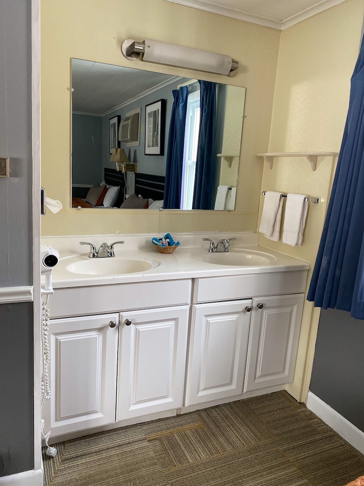 Travelodge By Wyndham Lincoln Near White Mountain 6/53