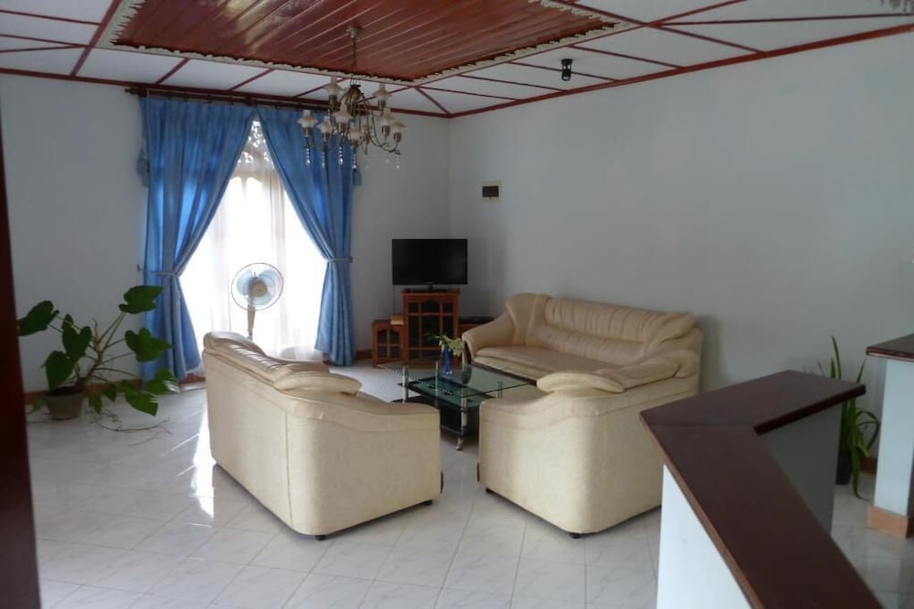 Hotel Bougainvilla 30/50