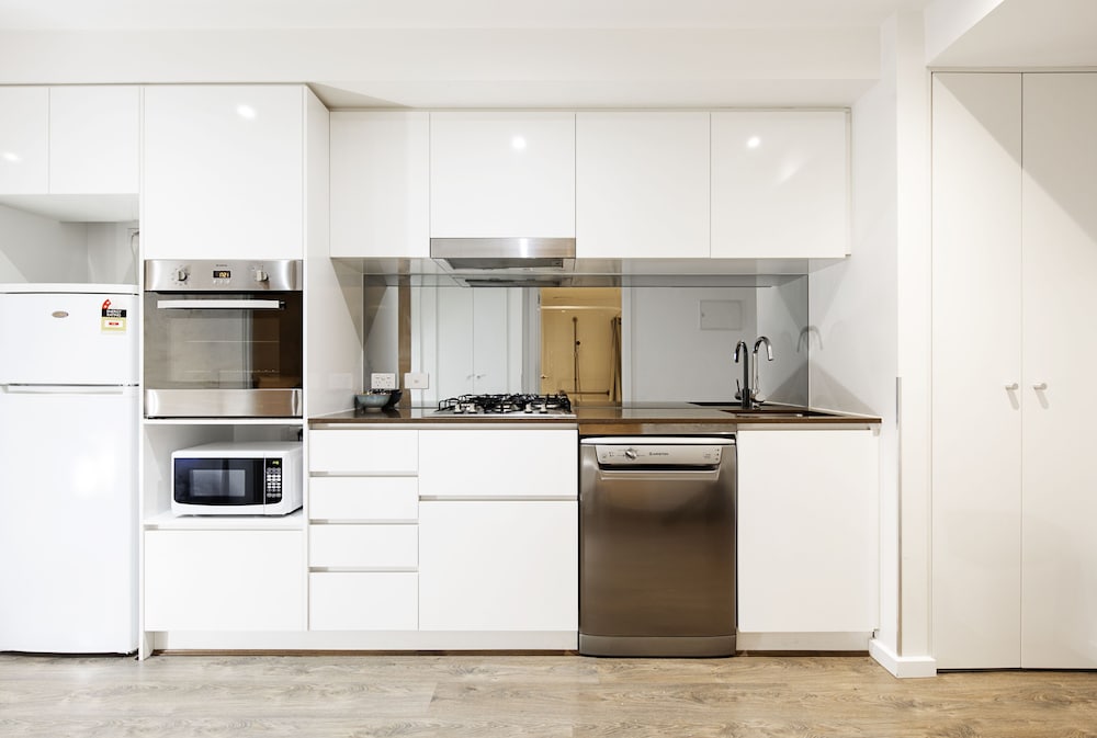RNR Serviced Apartments North Melbourne 6/44