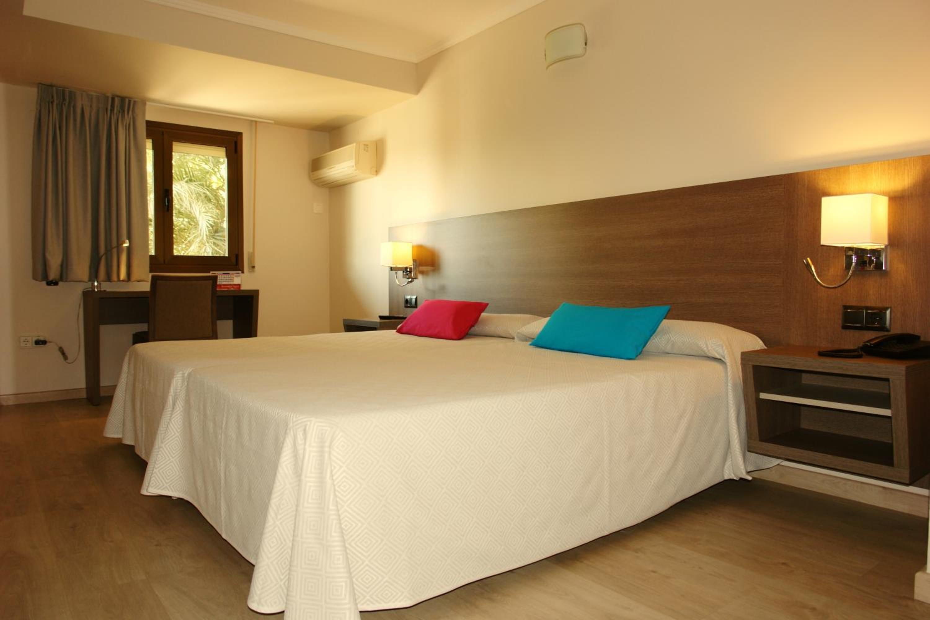 Hotel Avenida Plaza 7/41