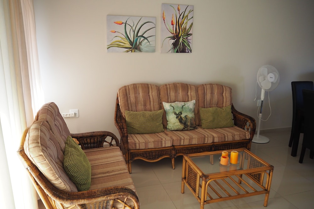 African Eagle Apartments 25/50