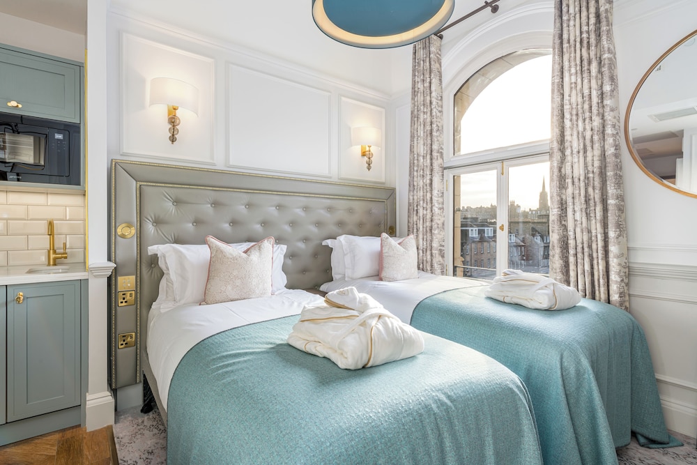 Boulevard Apartment