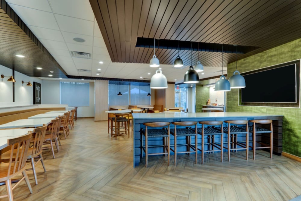 Fairfield Inn & Suites by Marriott Dalton 14/19