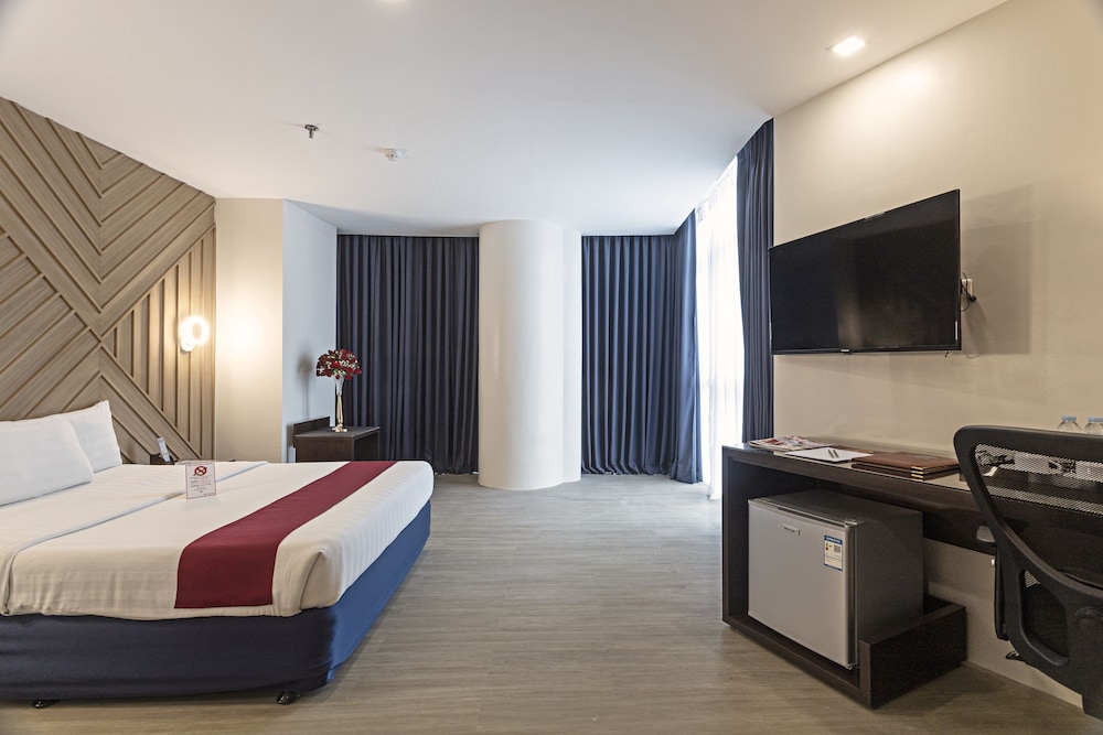 Sarrosa International Hotel And Residential Suites 11/50