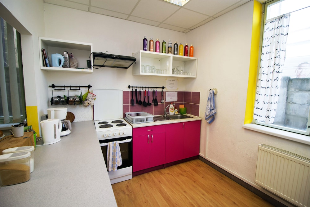 Nitra Glycerin Hostel 26/35