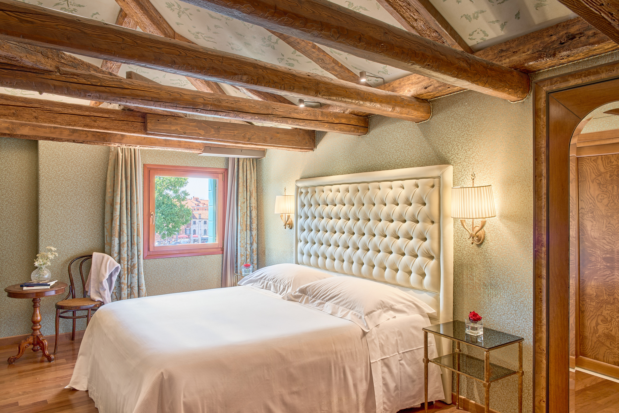 Deluxe, King Bed, City View