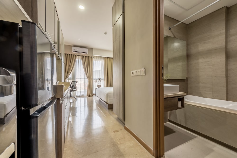 Grande Valore Hotel and Serviced Apartment (ex Oakwood Residence Cikarang) 31/68