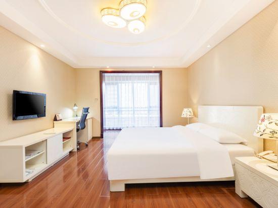 2 Rooms, Deluxe, Suite, Apartment