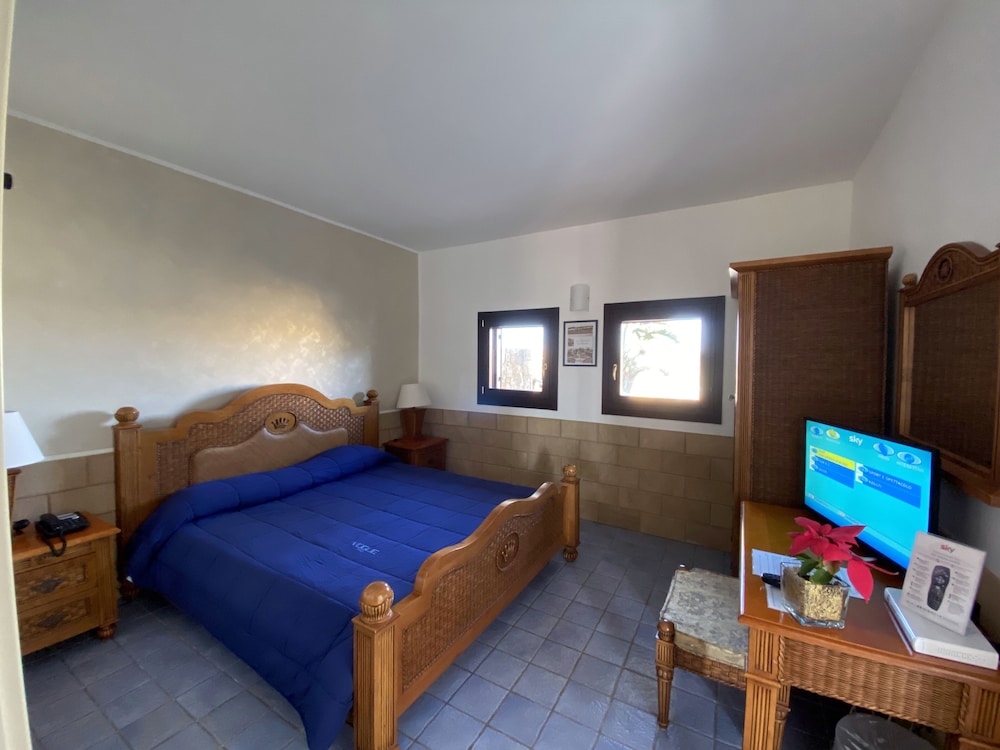 HOTEL RESIDENCE CAPO CAMPOLATO 12/58