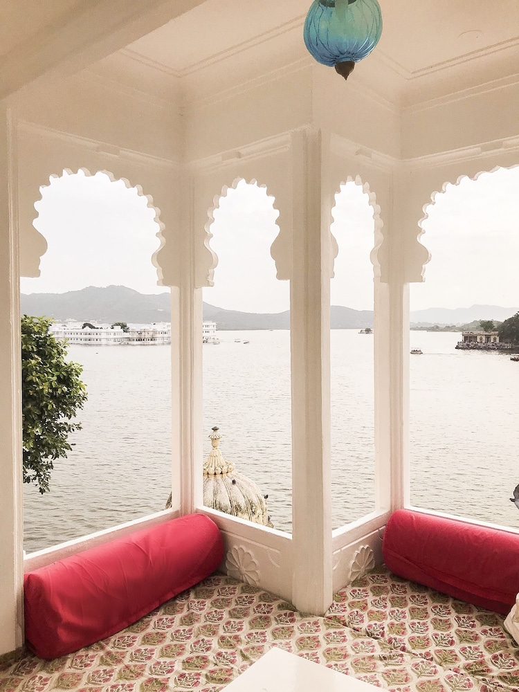 JAGAT NIWAS PALACE 16/35