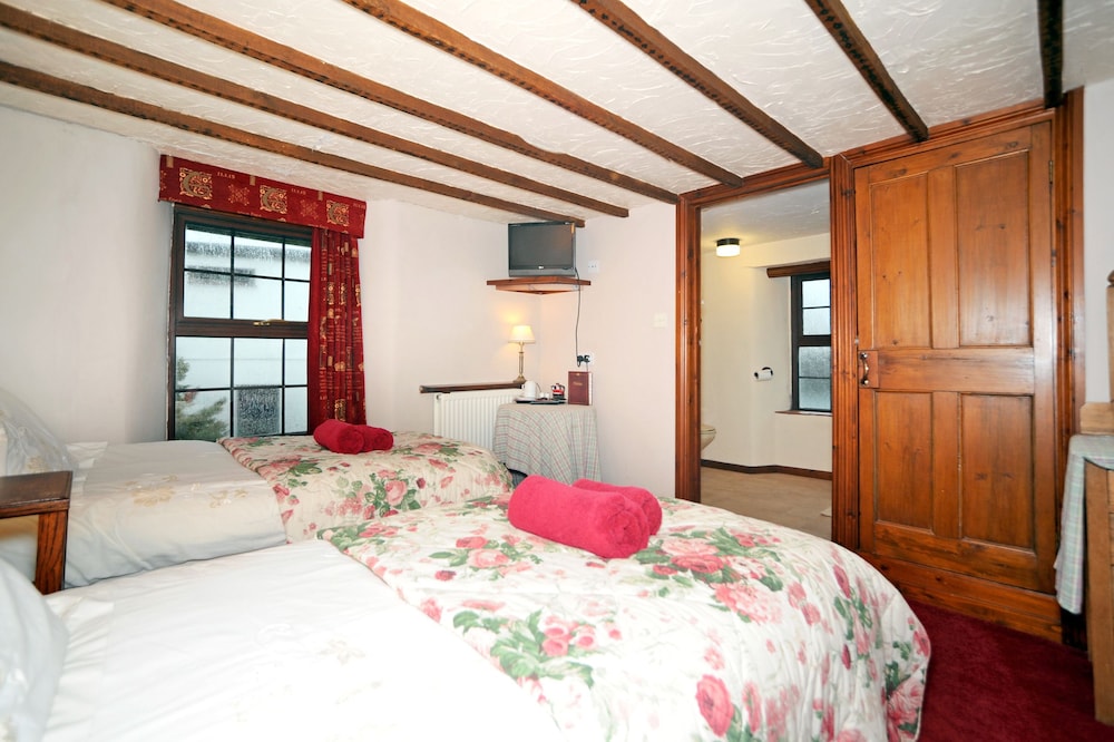 Standard, Twin Beds