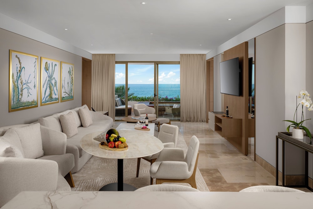 Grand Velas Boutique Hotel 81/104