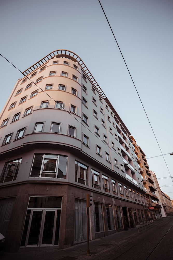 Urban Anaga 2/72