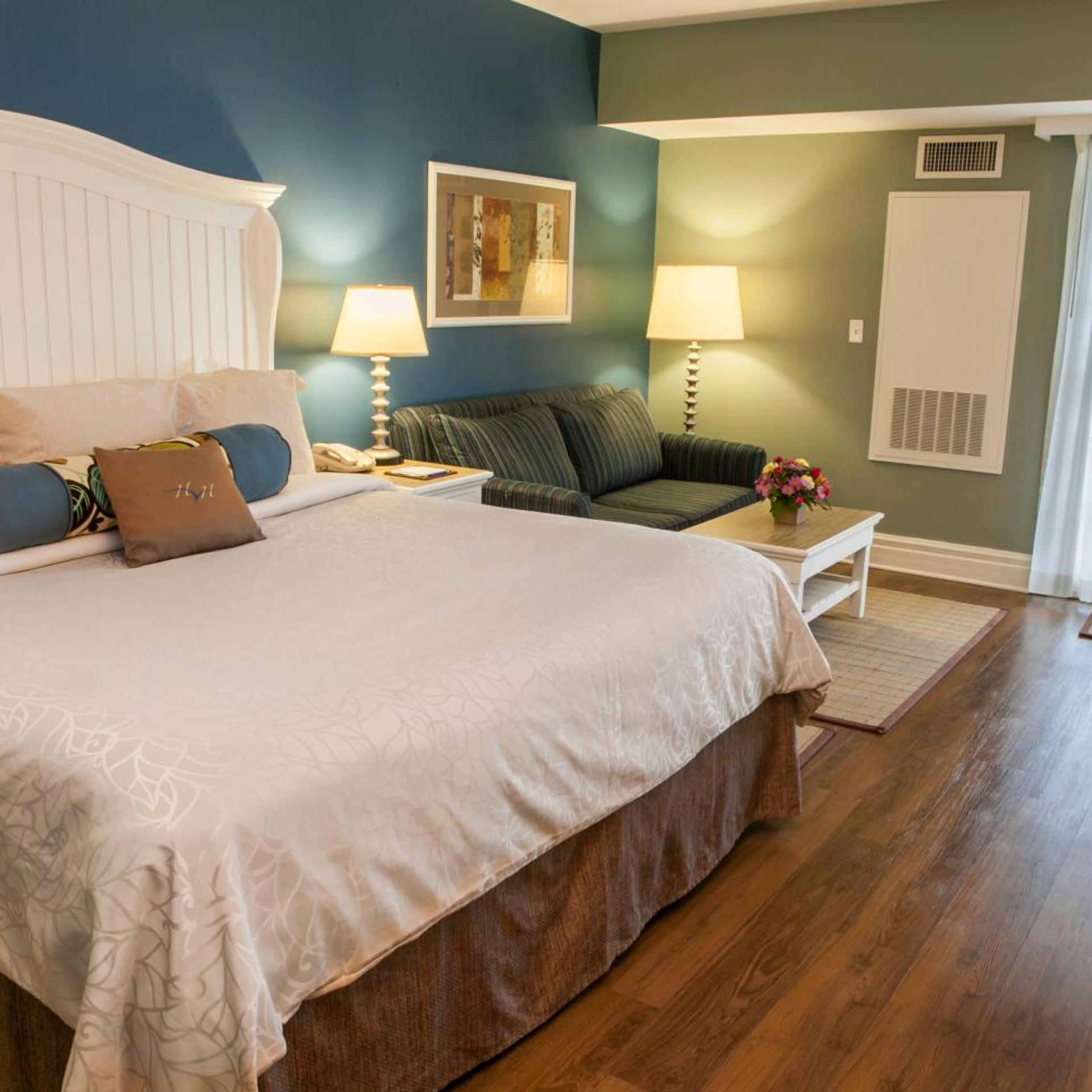 Watkins Glen Harbor Hotel 7/34