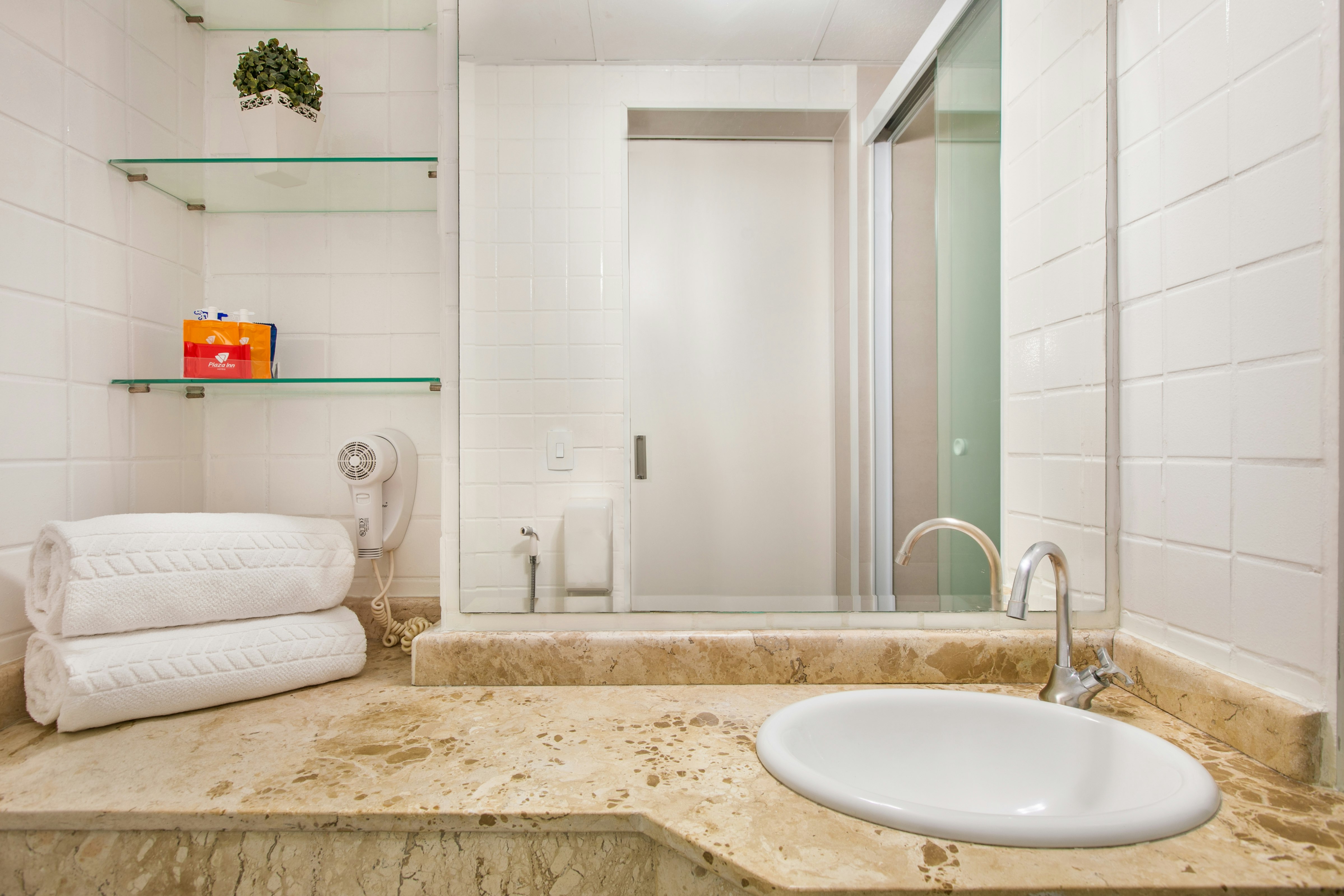 Plaza Inn American Loft 30/32
