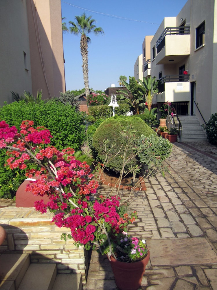 Senator Hotel Apartments - Adults Only 57/70