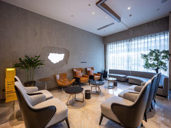 Hotel Conrab (Ganzhou Wanxiang) 49/58