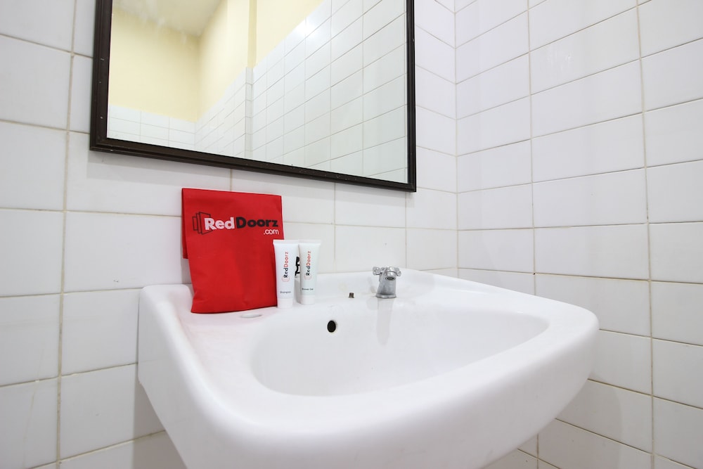 RedDoorz at Mantrijeron 2 28/42