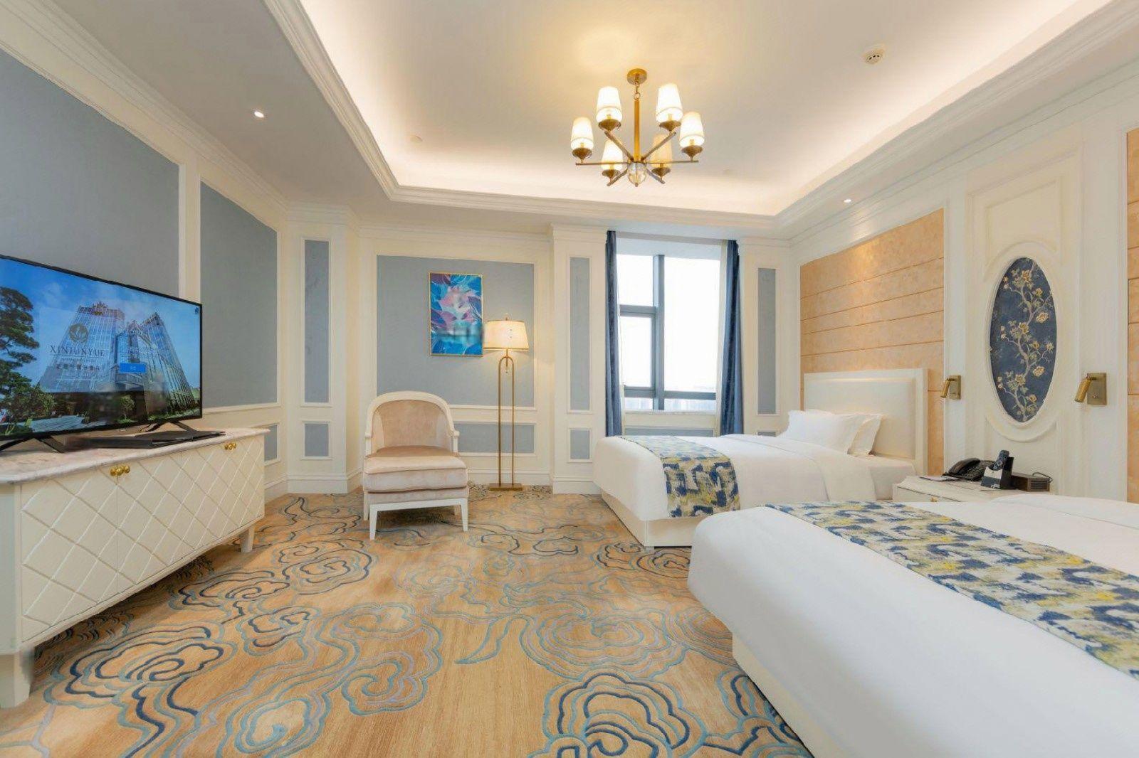 Xinjunyue Hotel 11/47