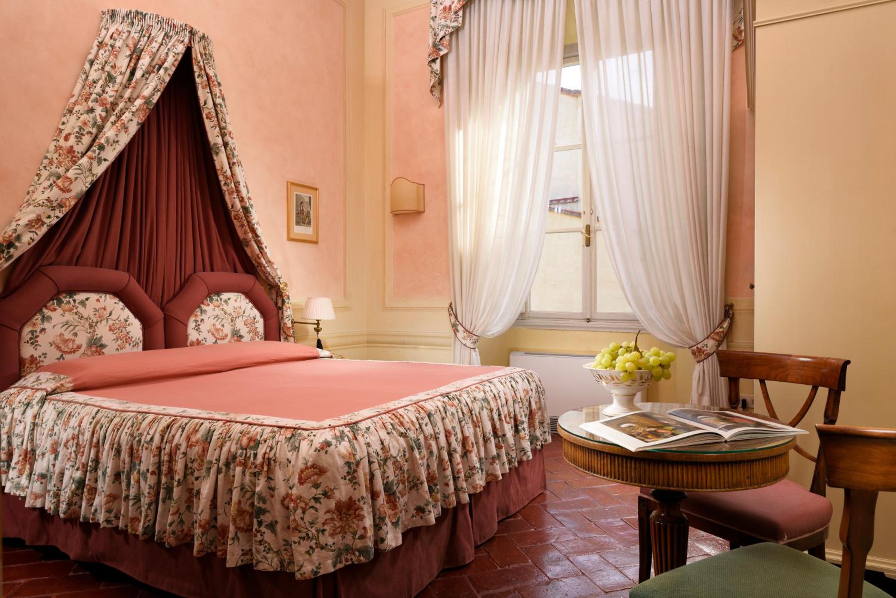 غرفة بسرير مزدوج أو سريرين منفصلين، Palazzo Niccolini Al Duomo 6/10