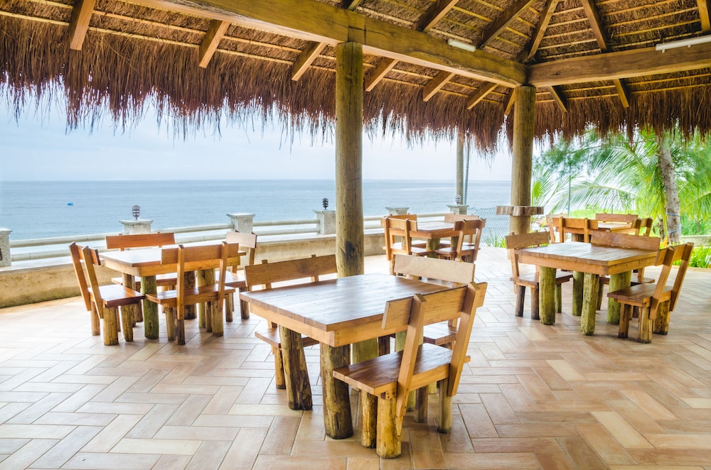 Paraiso Rainforest and Beach Hotel 31/48