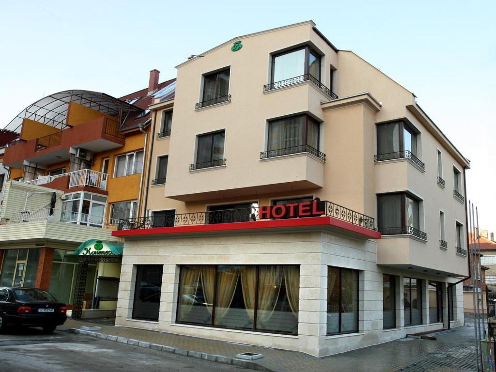 Contessa Hotel 37/45