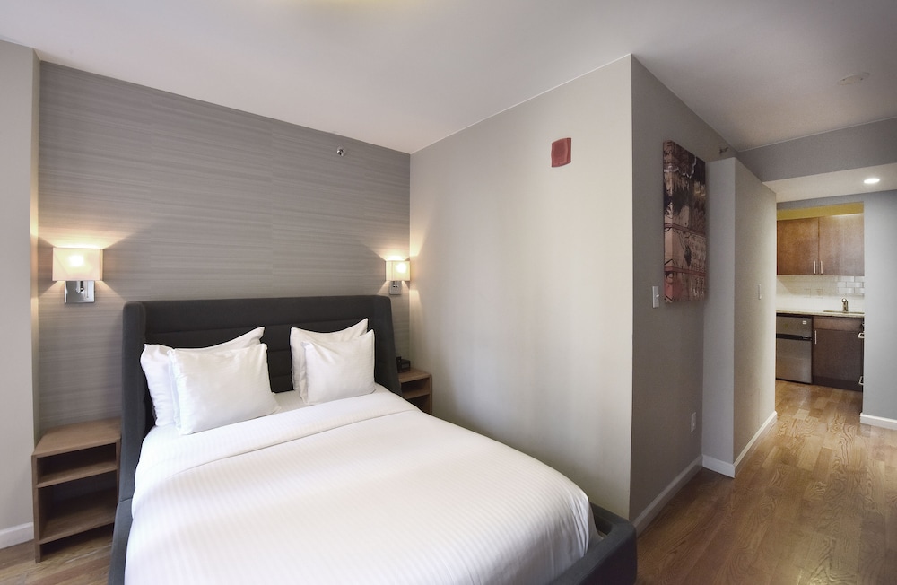 Hotel 32 32 13/78