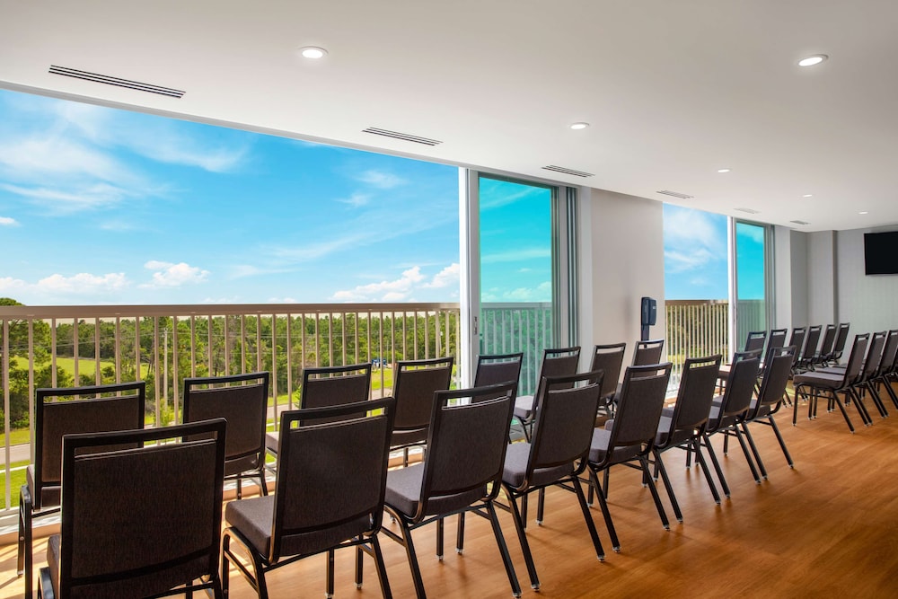 Hyatt Place Titusville / Kennedy Space Center 36/40