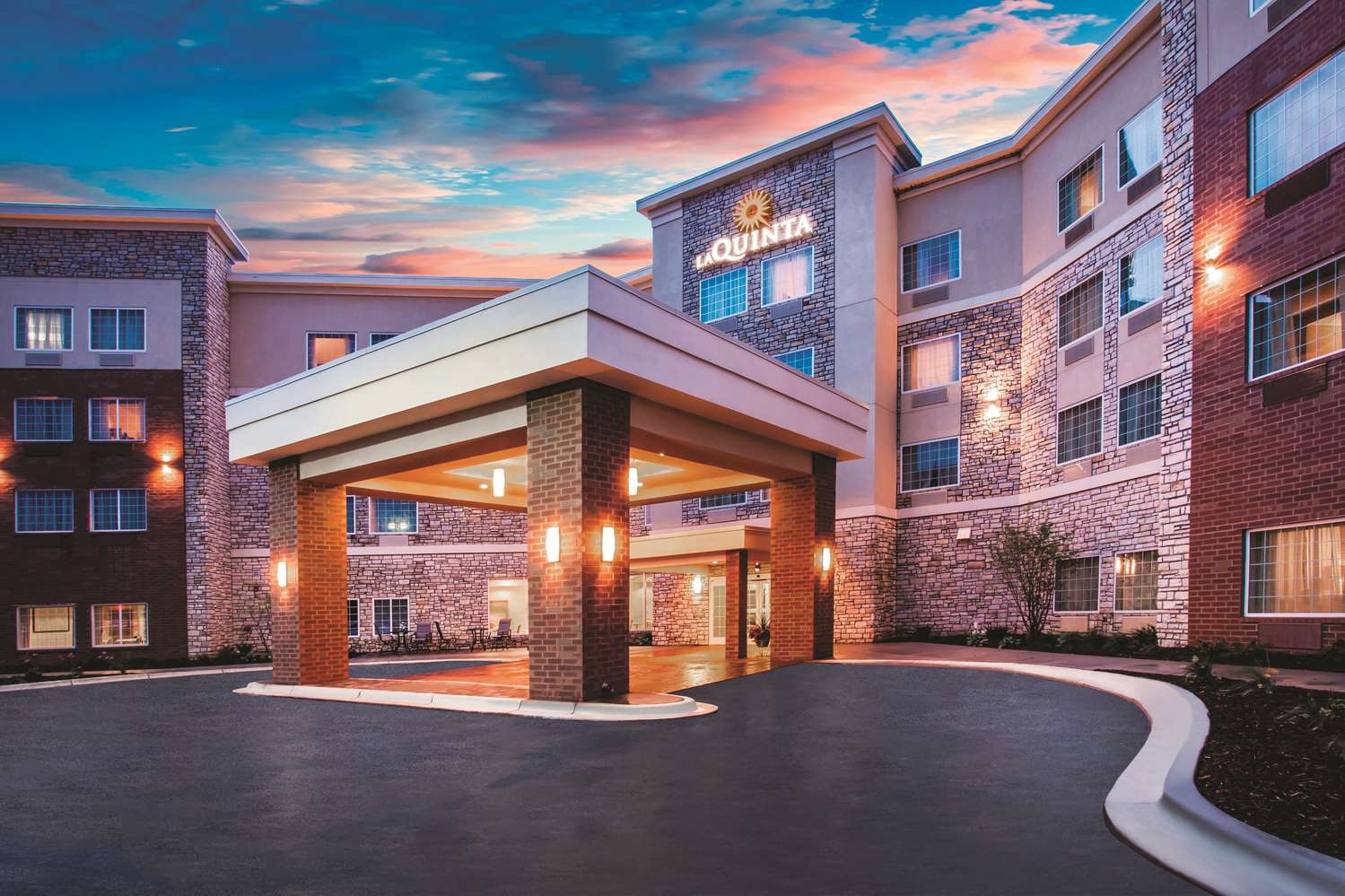 La Quinta Inn & Suites by Wyndham St. Paul-Woodbury 40/46