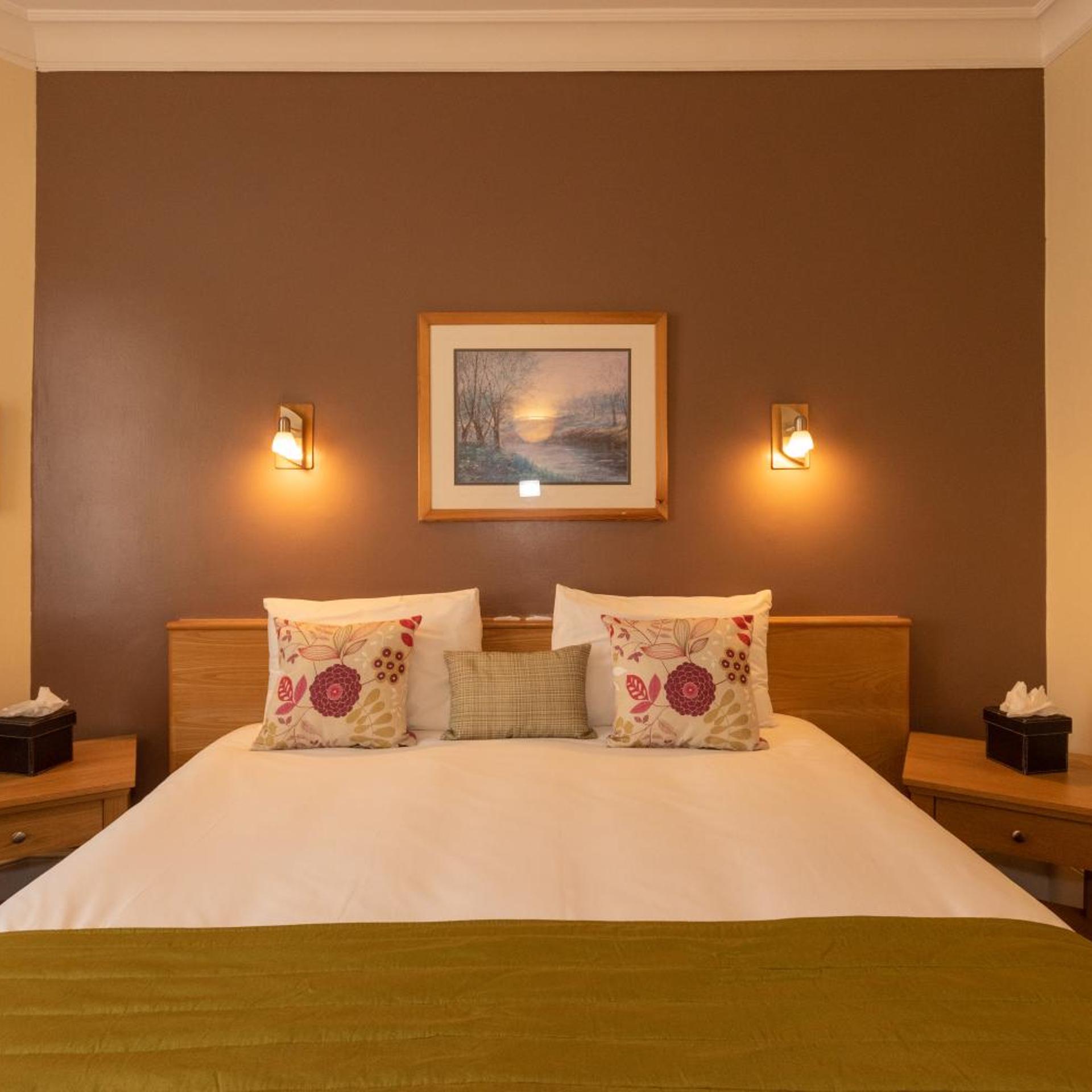 ROOM, QUADRUPLE