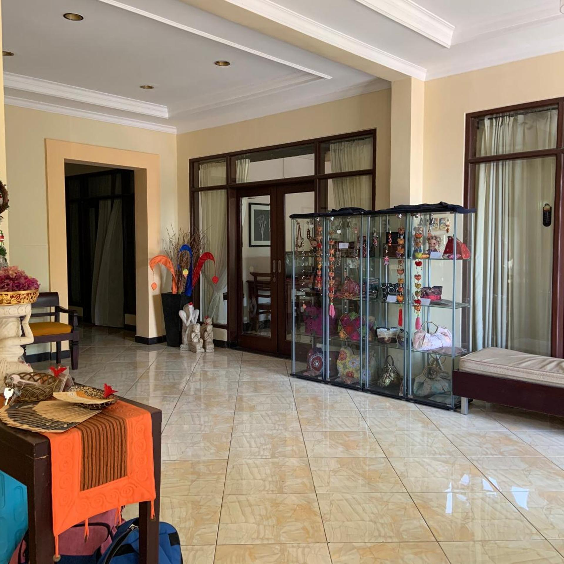 Nirwana Hotel 25/35