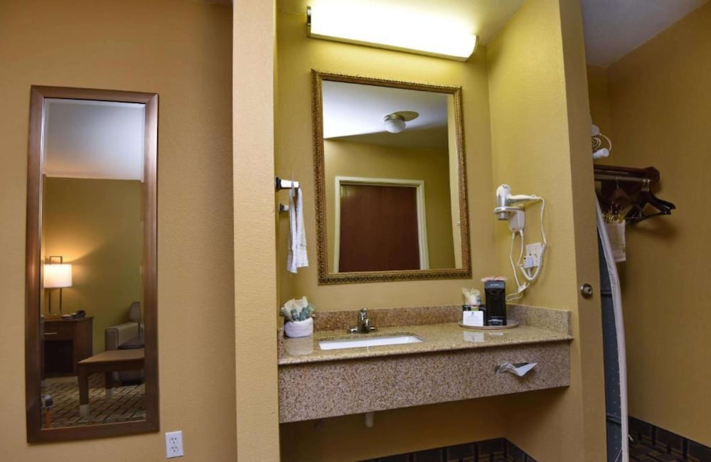 Best Western Zachary Inn 37/41