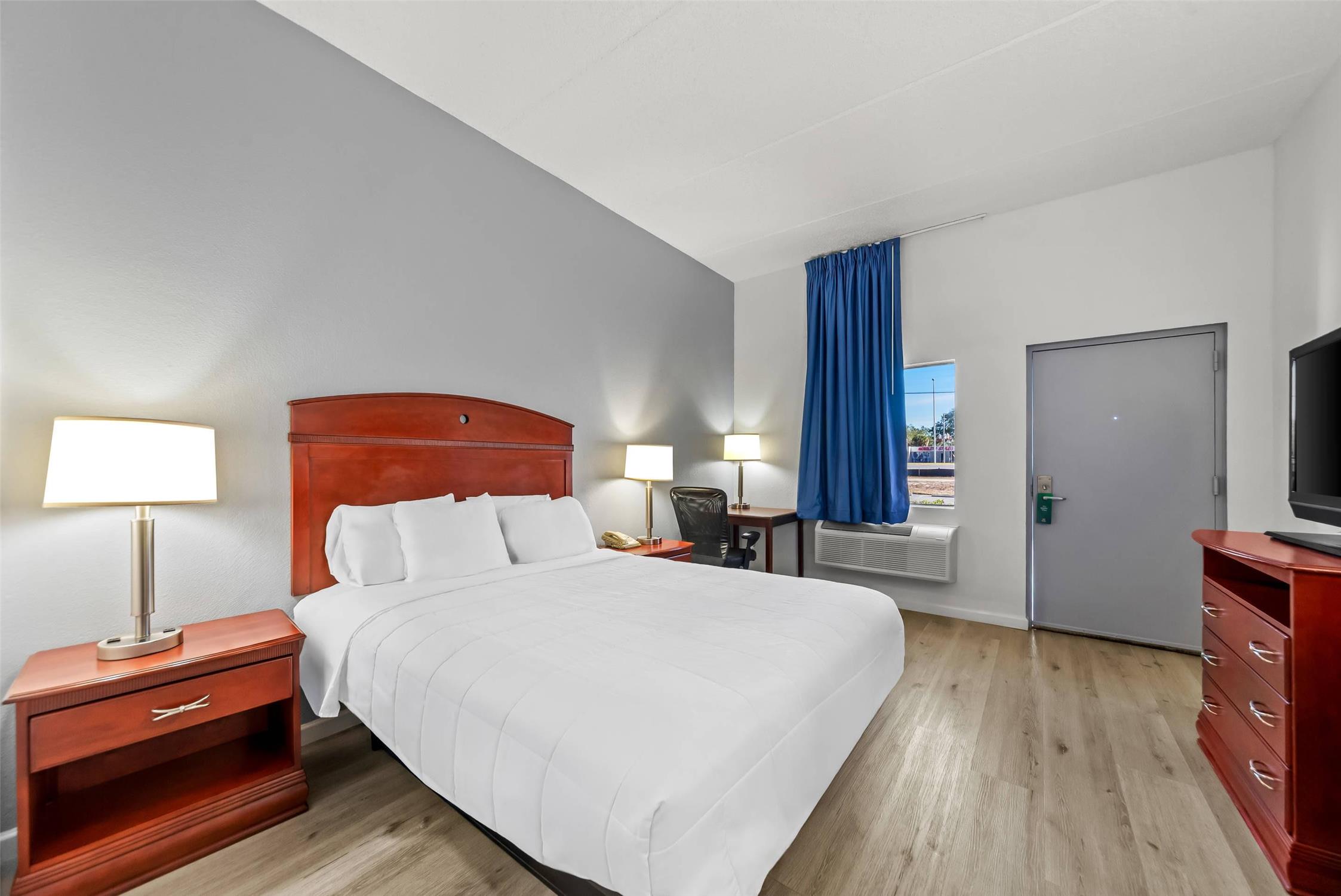 Quality Inn Weeki Wachee - Spring Hill 15/52