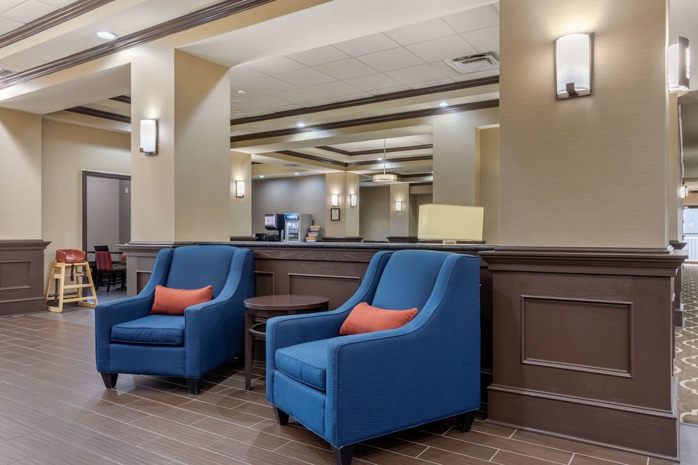 Comfort Inn & Suites North Little Rock McCain Mall 28/38