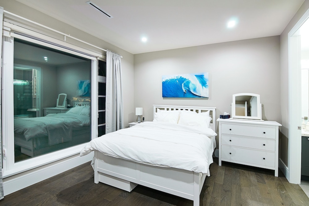 3 Bedrooms, Family, House, 3 Queen Beds, Mountain View، The Chateau 2/4