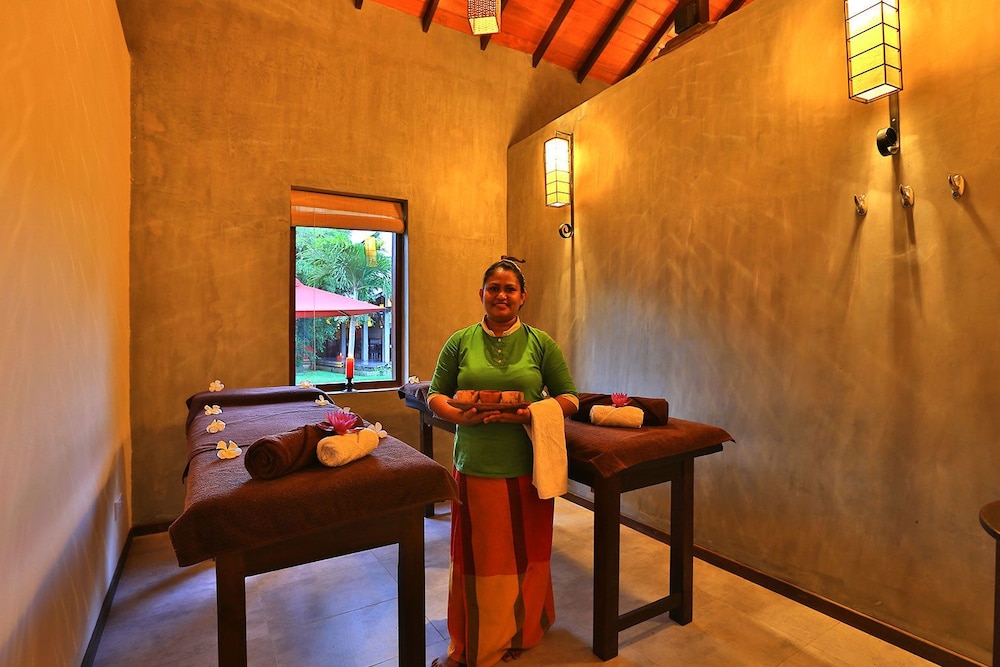 Chaarya Resort Spa By Chandrika 41/60