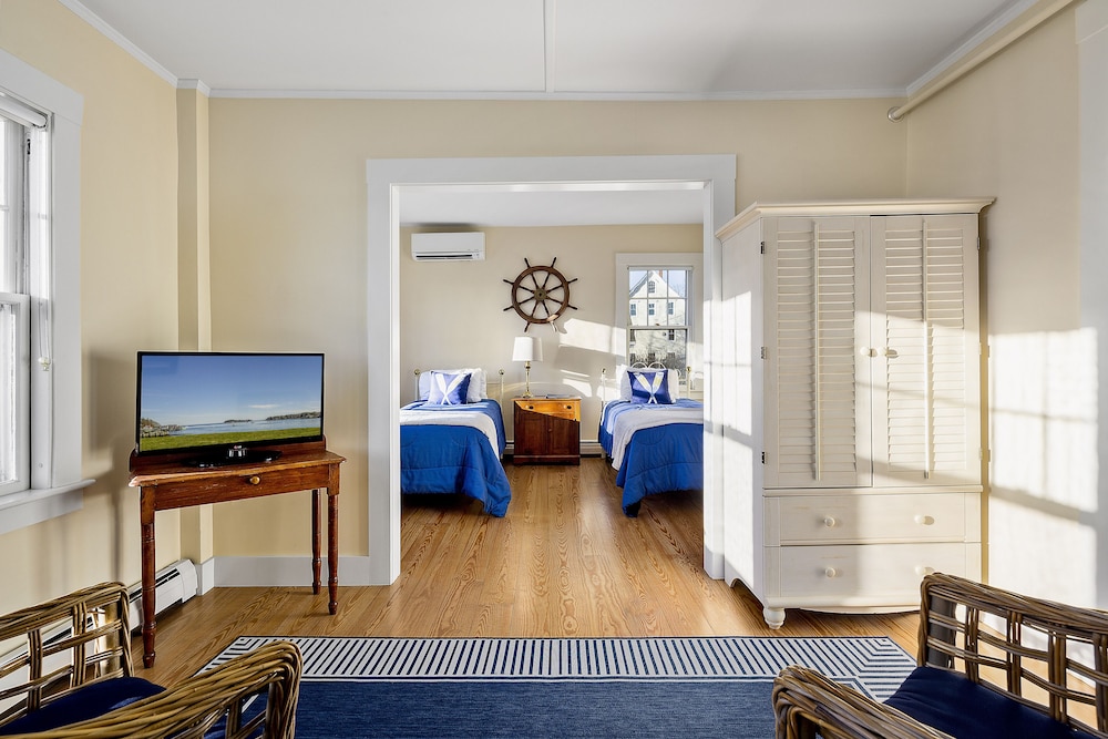 East Wind Inn 64/75