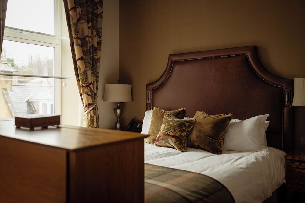 The Station Hotel 8/50