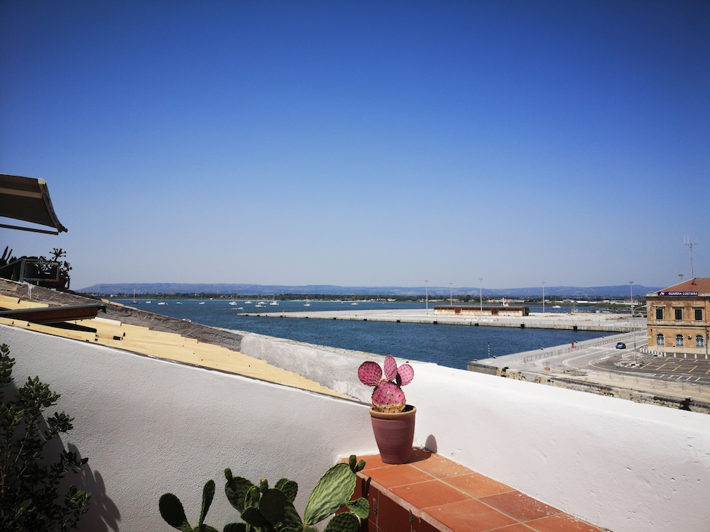 L'approdo Delle Sirene 37/50