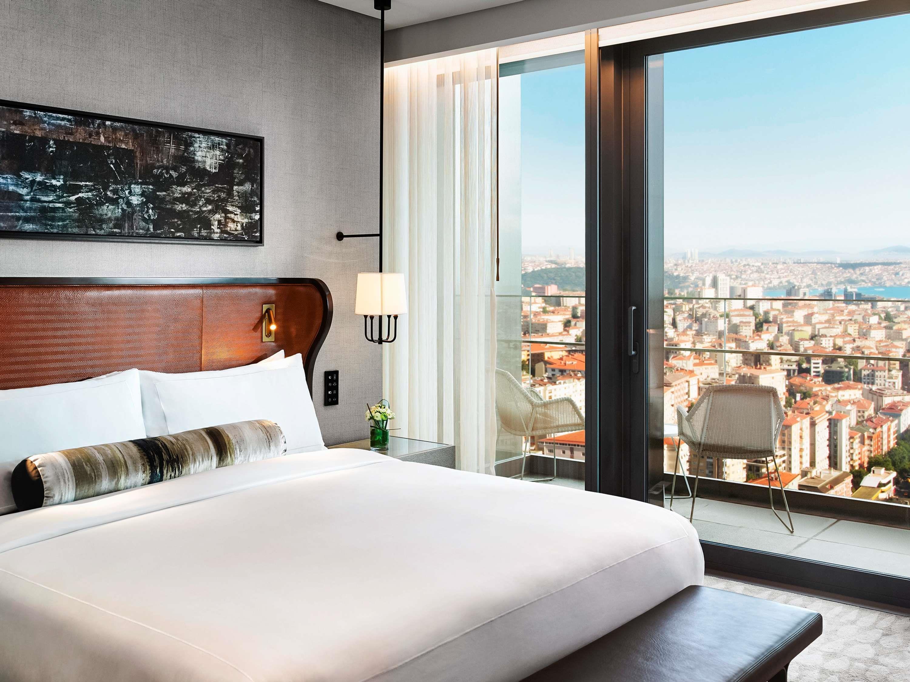 Fairmont, Quasar, Suite