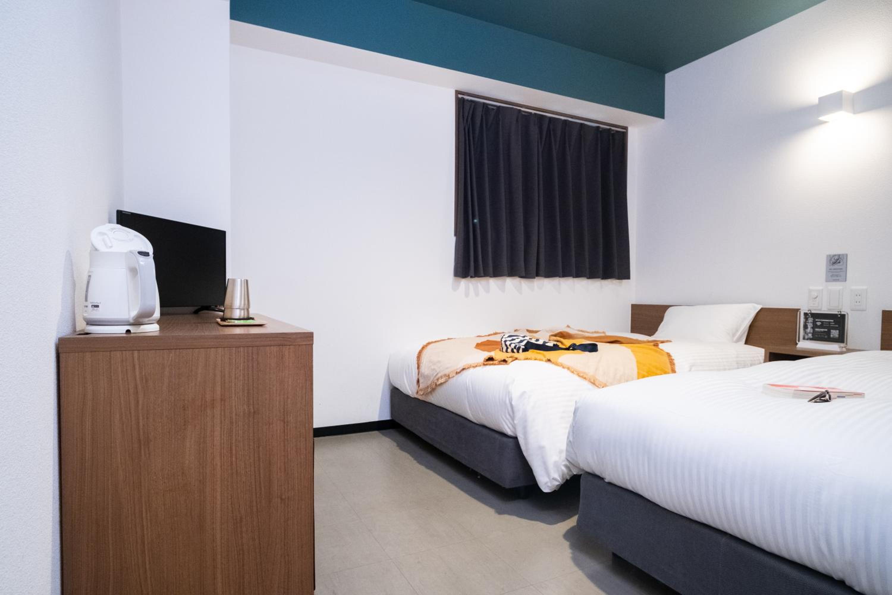 Semi Room, Essential, 1 Single and 1 Single Bed
