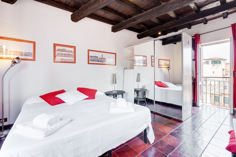 Romantic House in Trastevere 10/33