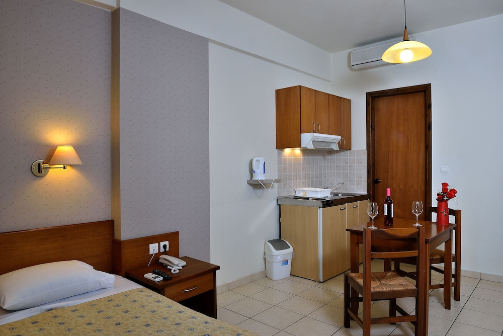 Akatos Hotel 33/50