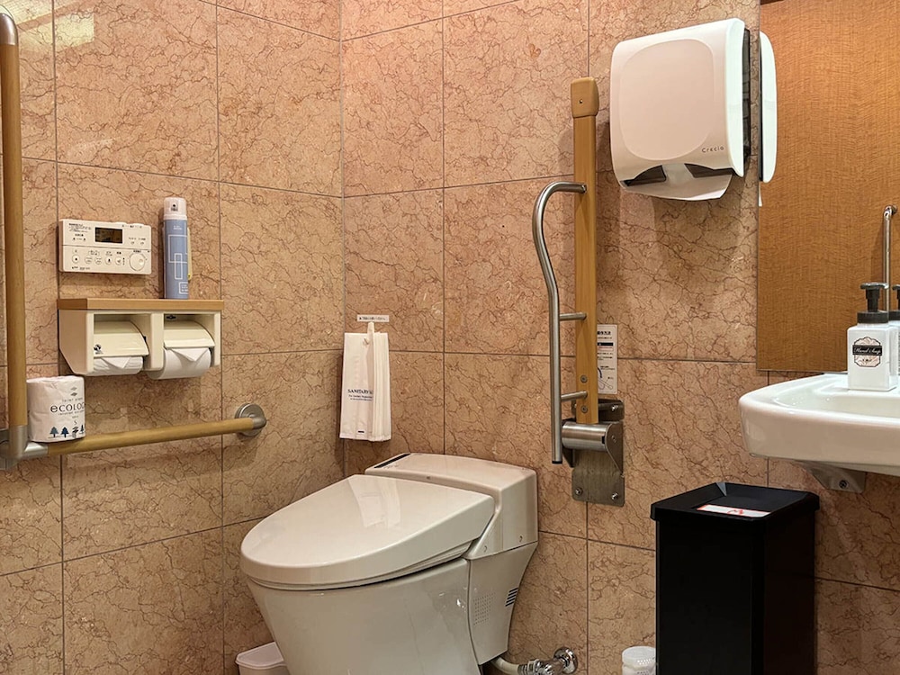 Toyoko Inn Yokohama Tsurumi Eki Higashi Guchi 57/60