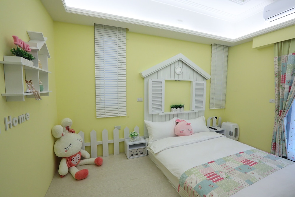 Happiness Station B&B 27/50