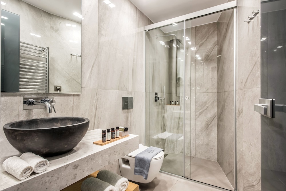 Lavris City Suites 43/50