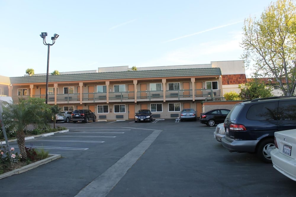 El Rancho Inn 26/36