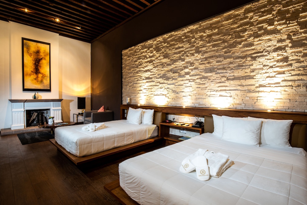 Meson de Santa Rosa Luxury Hotel 15/70